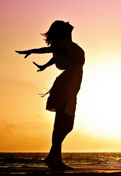 Body-Dearmoring-Frau-am-Strand-Lust-und-Wissen Lust und Wissen, Body Dearmoring, Entpanzern, Frau am Strand